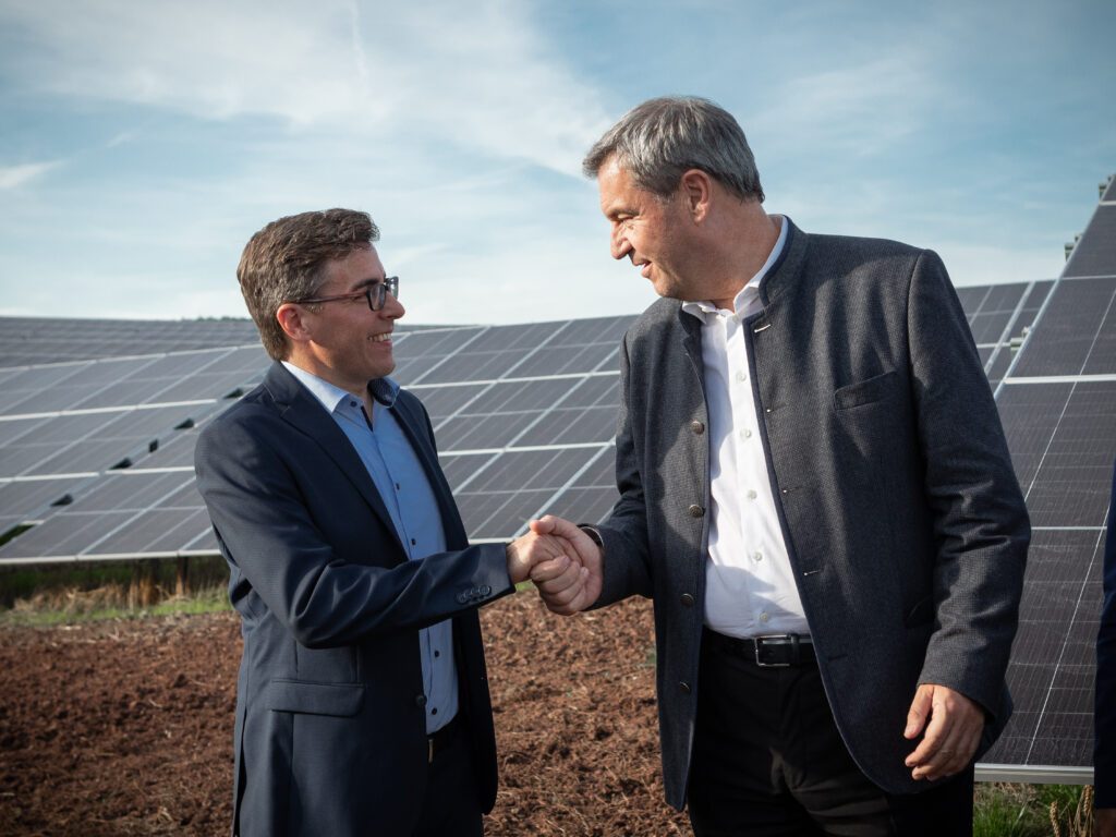 Dr. Markus Söder bei der Inbetriebnahmefeier des Solarparks in Bundorf am 28.09.23 mit Pascal Lang