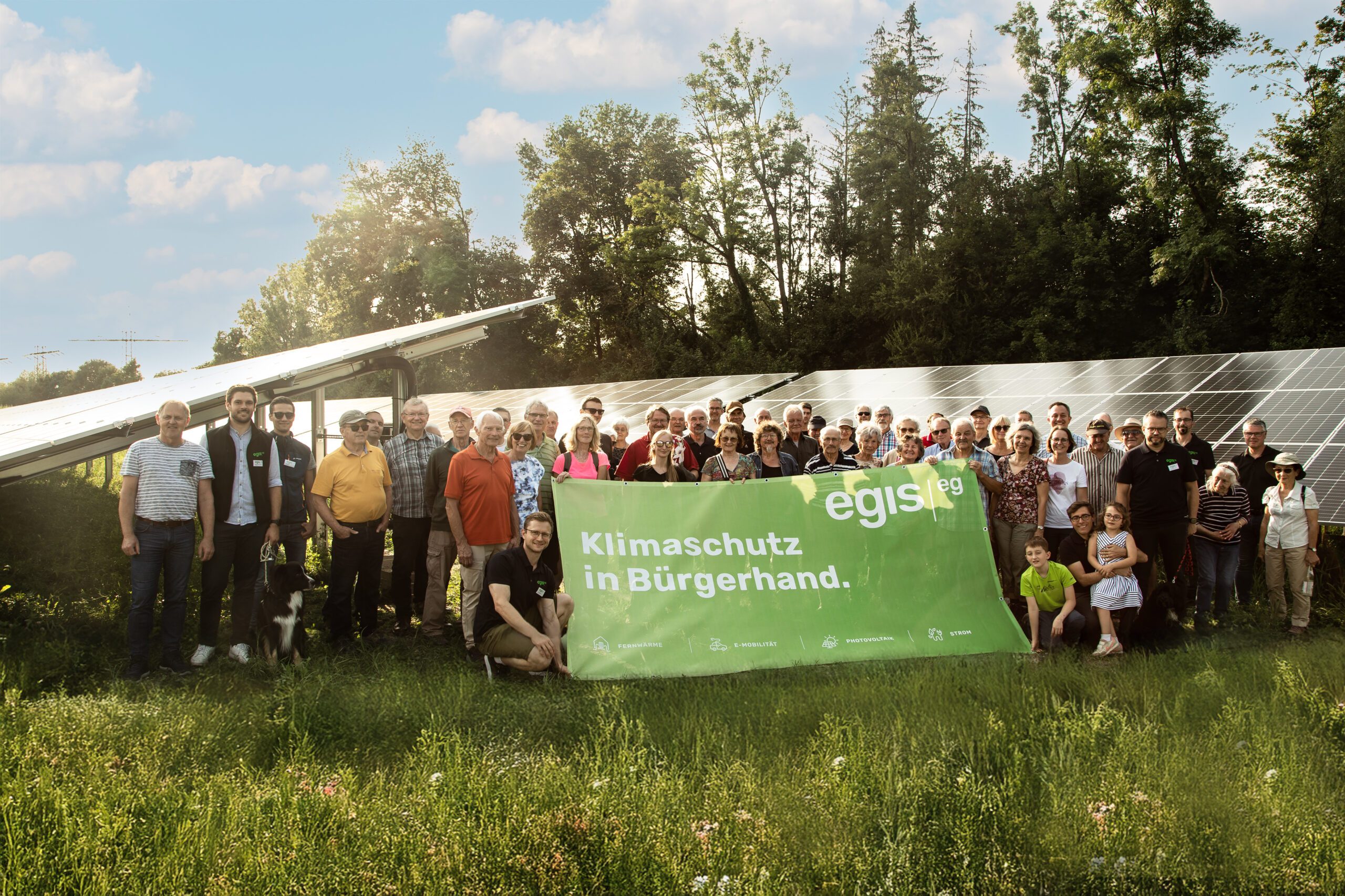 Klimaschutz in Bürgerhand Menschen PV Fläche